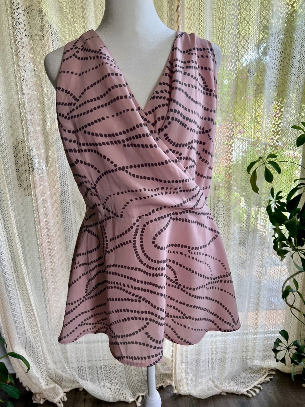 Cabi pink and silver dot summery peplum top, like new!